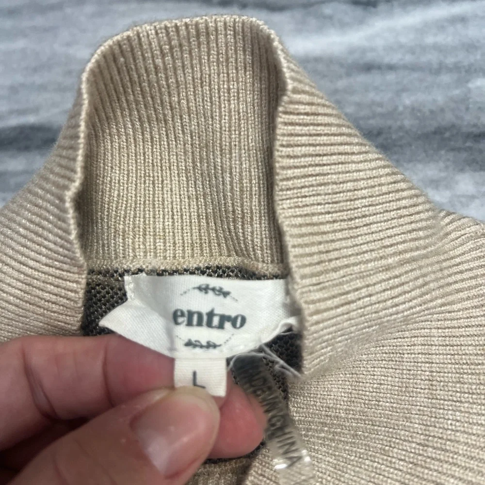 Women’s Entro Beige Cheetah Sweater size large - Picture 11 of 15